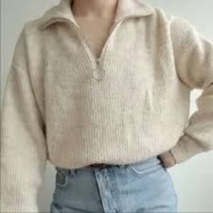 H & M cream/ off white zipper front size XS